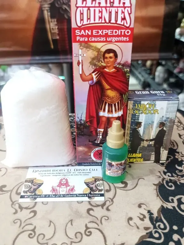 Llama Clientes San Expedito · Distribuidora El Cristo Cali